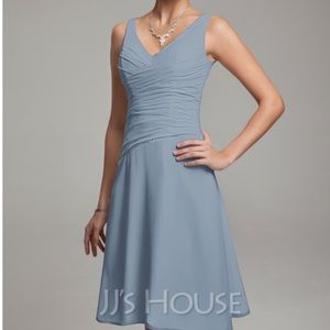 NWT JJ’s house Chiffon Knee-length Dress with V-Neck size 12 /but fits like an 8